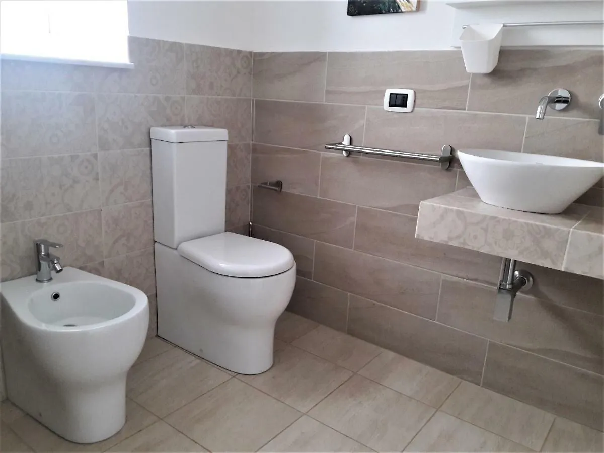 Manzoni Suite Home CTA 0*,  Italia