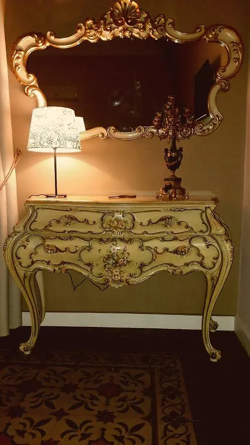 קטאניה Manzoni Suite Home 0*,